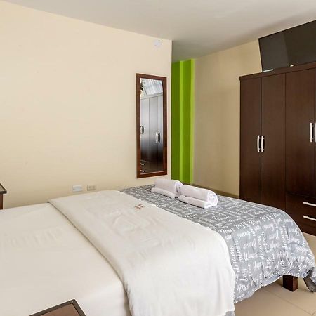 Hostal Florida Chiclayo Ngoại thất bức ảnh